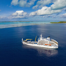Tuamotu Island Cruise