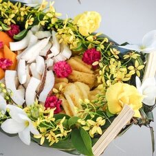 Assiette de fruits frais et pause tropicale