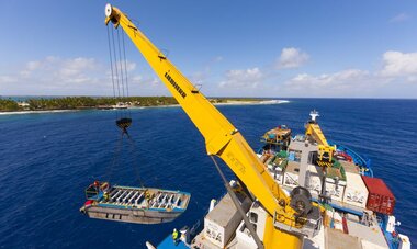 Aranui 5 Cargo Off-loading