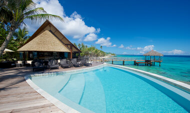 Spacifica Travel Maitai Rangiroa Pool and view