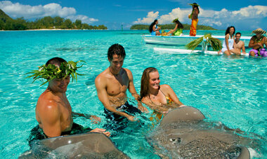 Spacifica Travel Niu Beach Hotel Lagoon tour swim with stingrays and sharks