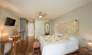 Room interior at Raiatea Lodge