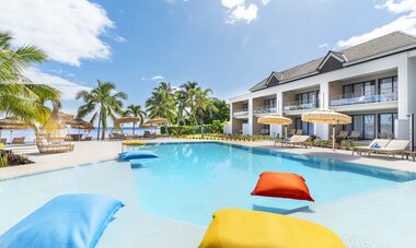 Mirror pool - Cooks Bay Hotel & Suites, Moorea_0.jpg Pool cooks bay