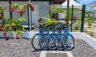 Niu_Beach_Hotel_Bikes.jpg Niu Beach Hotel Moorea Bikes