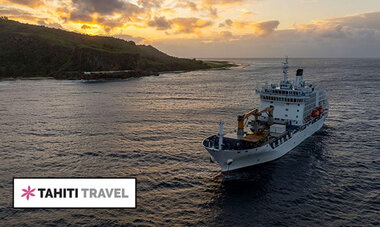 Aranui 5 at Raivavae | Credit: Lionel Gouverneur - Entire Travel Group