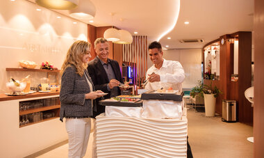 Patrick Seurot Patrick Seurot au lounge d'Air Tahiti Nui