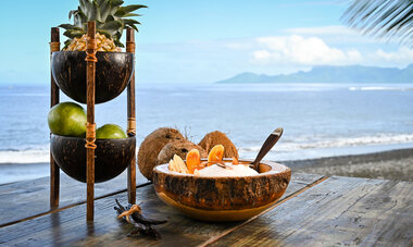 Dessert Dessert avec une vue sur la mer et la montagne