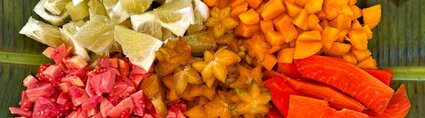 Plateau de fruits Plateau de fruits (Pamplemousse, carambole, papaye, mangue, goyave)