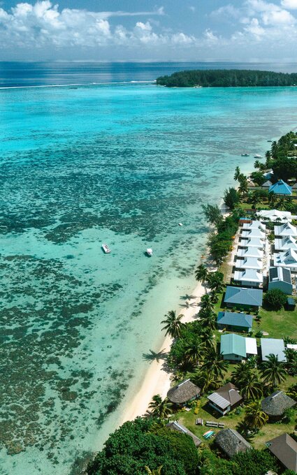 Niu beach moorea - bungalow and sea Niu beach moorea - bungalow and sea